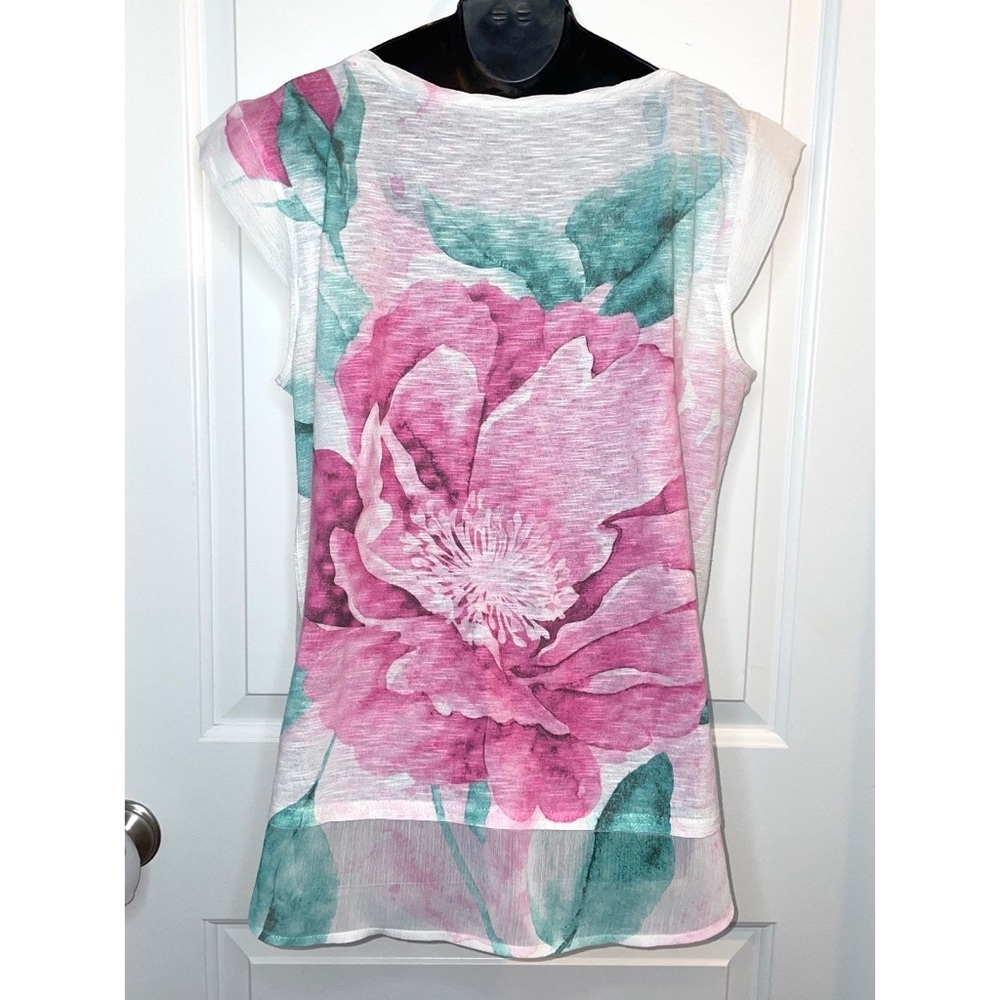 Style & Co White top with large pink floral print, size Medium - Picture 4 of 5